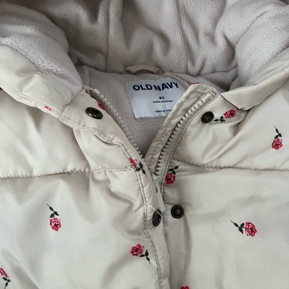 Old navy size 4 - Picture 3 of 3